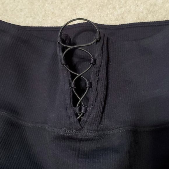Black Fabletics ribbed leggings - Picture 2 of 3